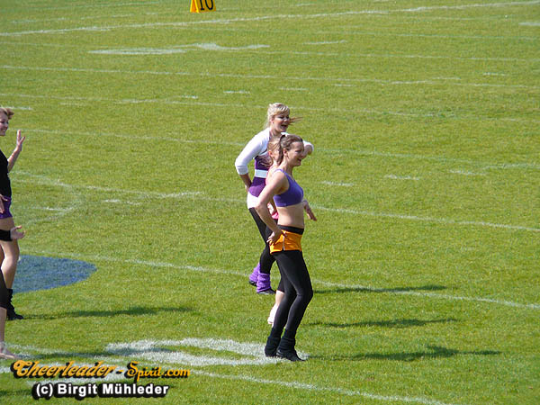 ../Images/2008charitybowlX 014.jpg